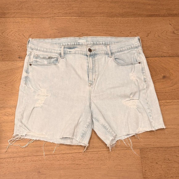 BNWOT size 16 Old Navy Denim Women's Shorts - Picture 2 of 6